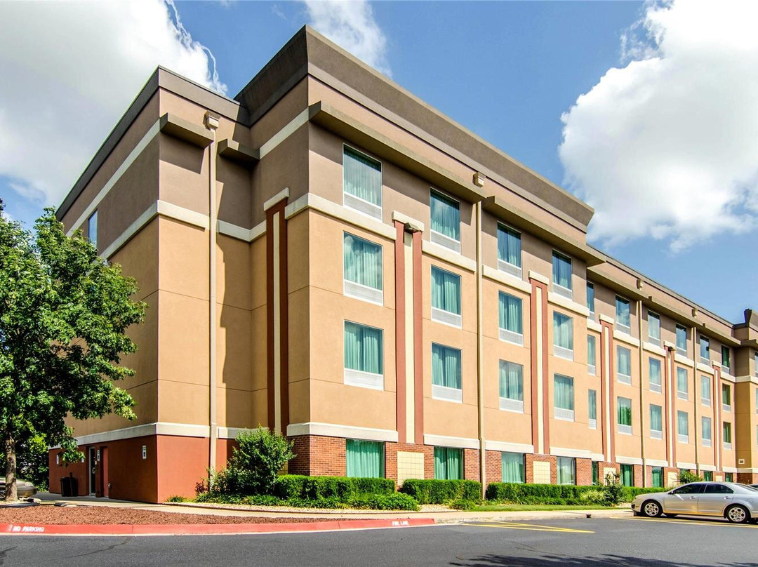 Comfort Suites Bentonville主图