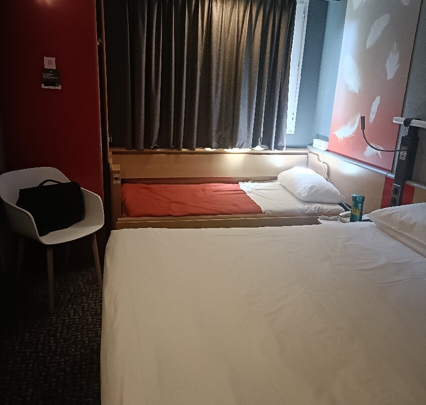 宜必思阿姆博斯酒店主图