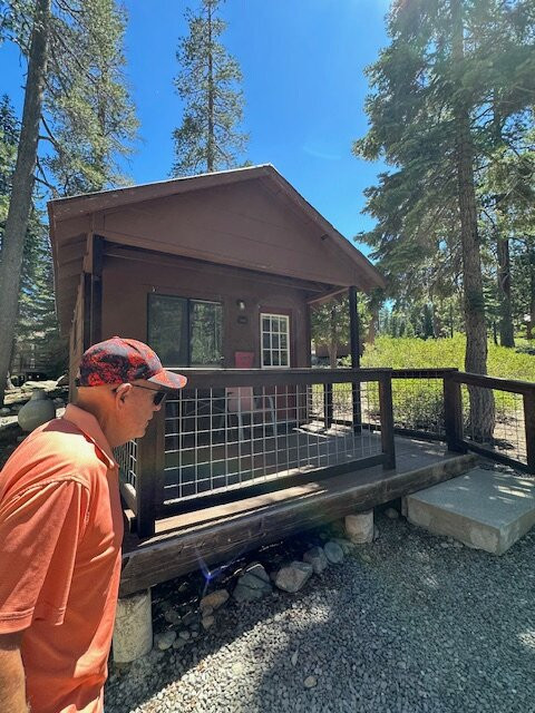 Gray Eagle Lodge主图