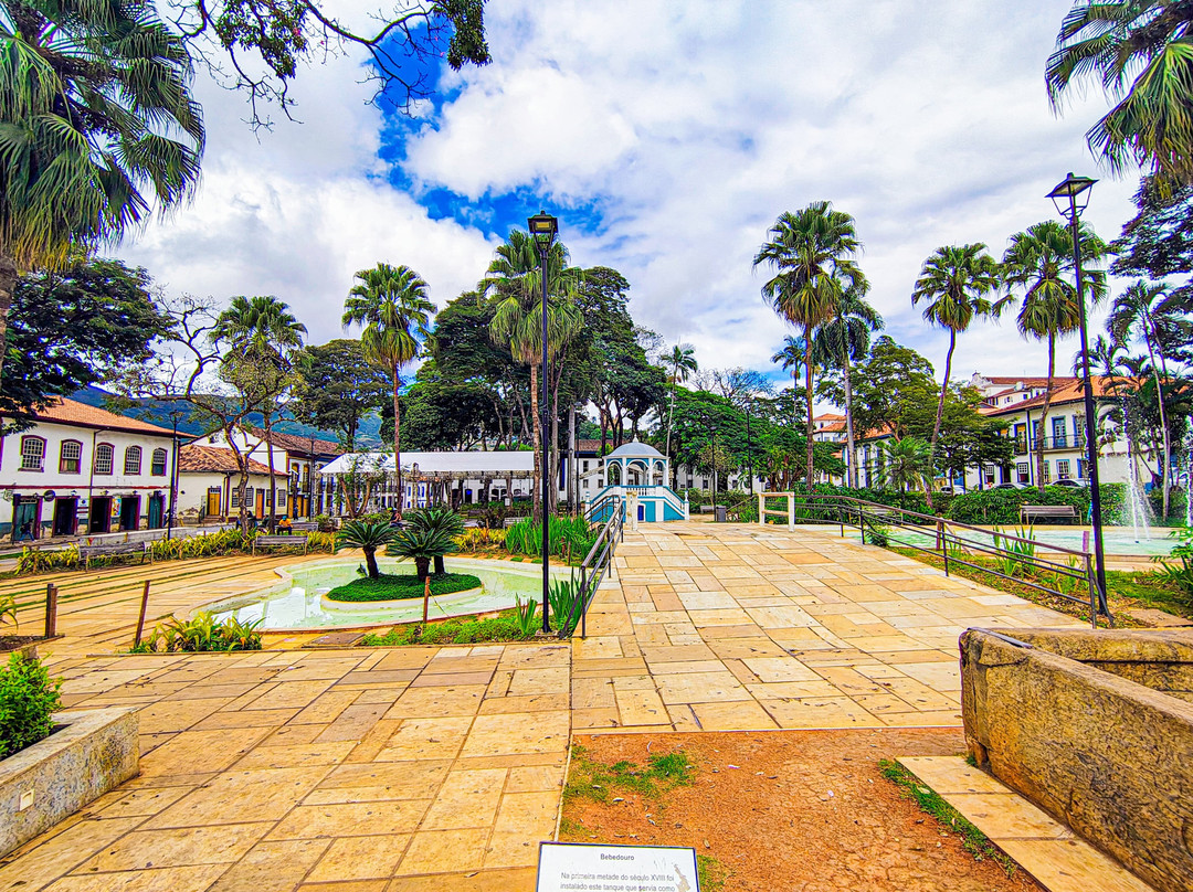 Praca Gomes Freire-Mariana必去景点