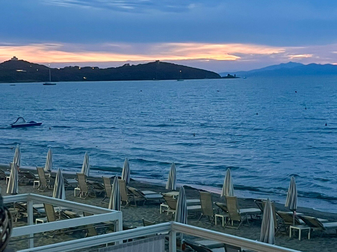 朋塔亚拉高尔夫酒店主图