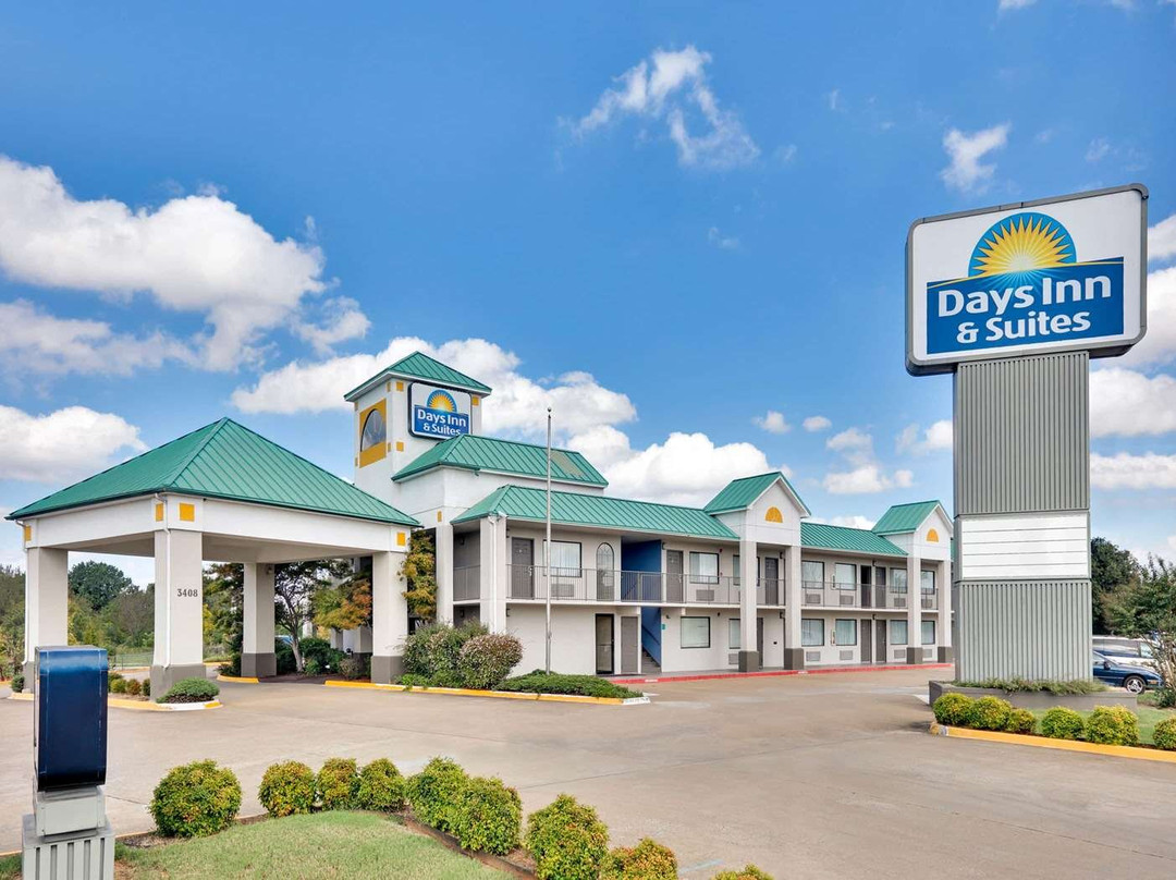 Days Inn & Suites by Wyndham Bentonville
