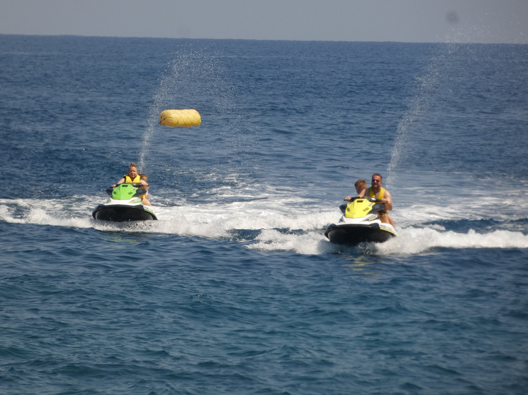 Lottie Watersports-雷斯蒙必去景点