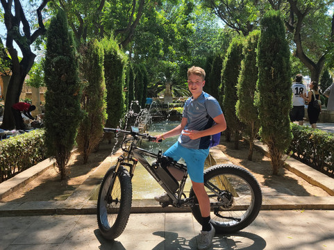 2 Wheel Tours Palma-马洛卡帕尔马必去景点