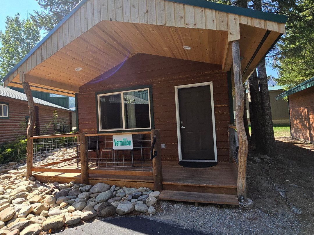 The Riverfront Motel & Cabins主图