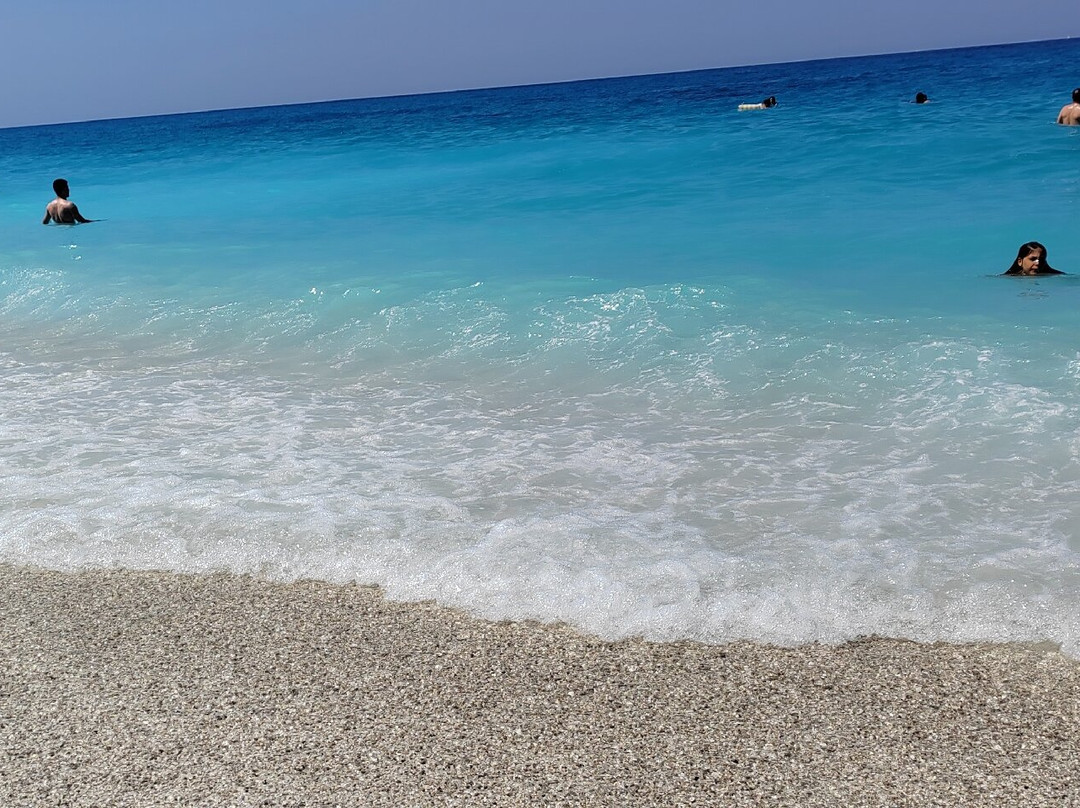 Megali Petra Beach-莱夫卡扎必去景点