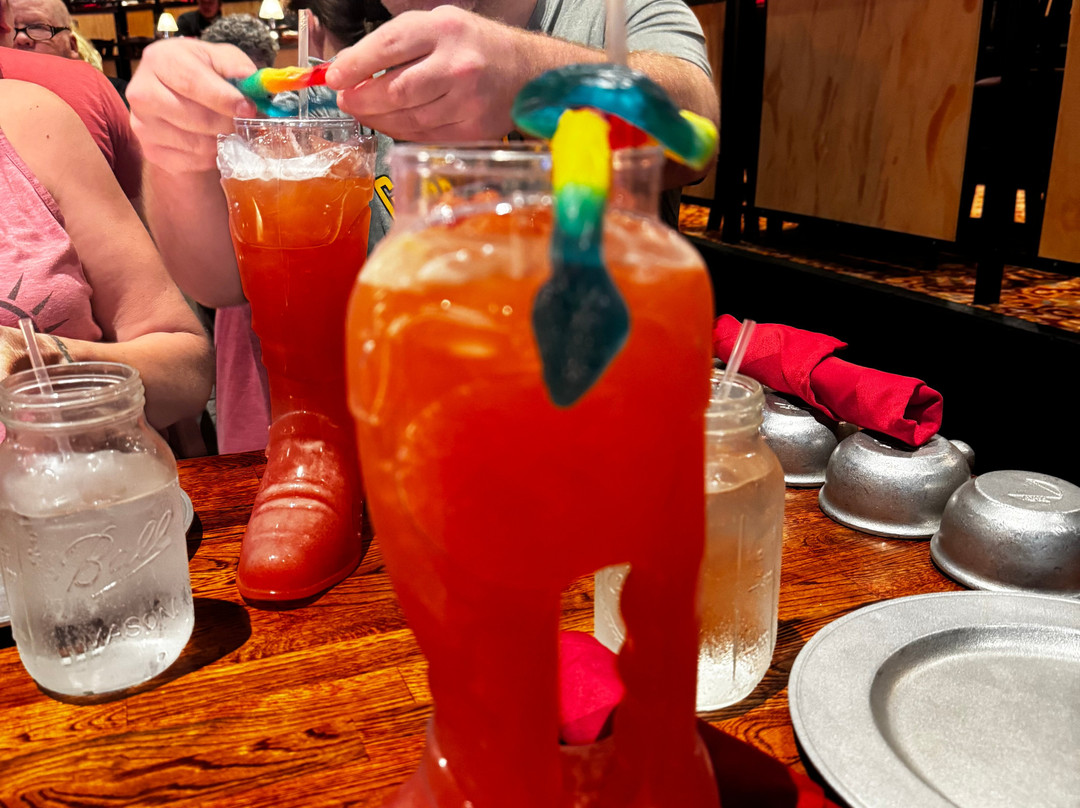 Sneaky Pete's Wild West Dinner Show-威斯康星峡谷必去景点