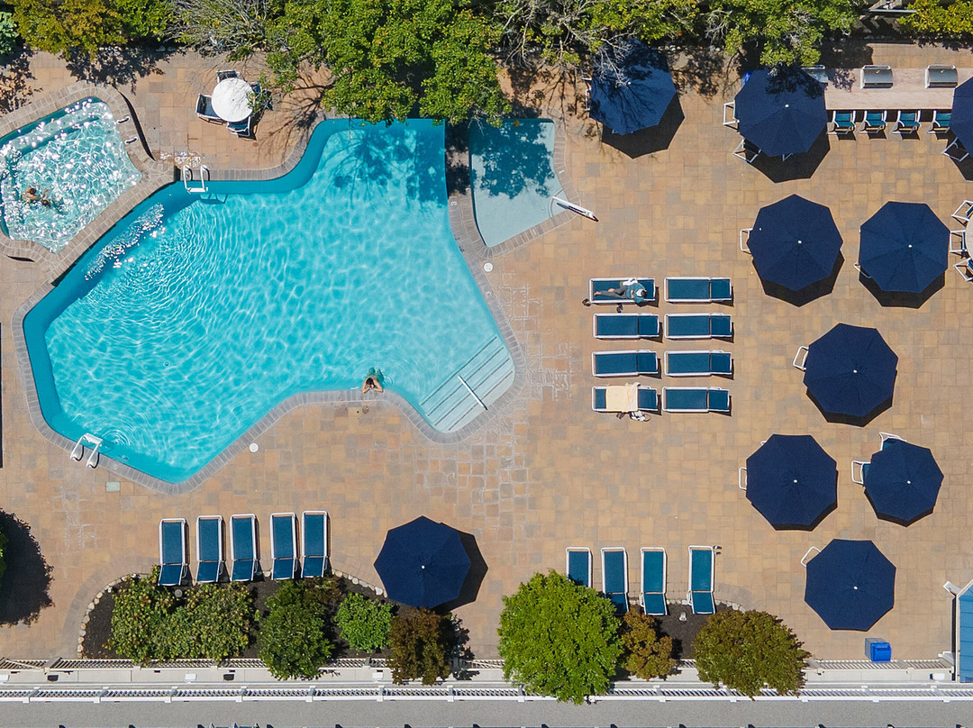 The Beachcomber Resort主图