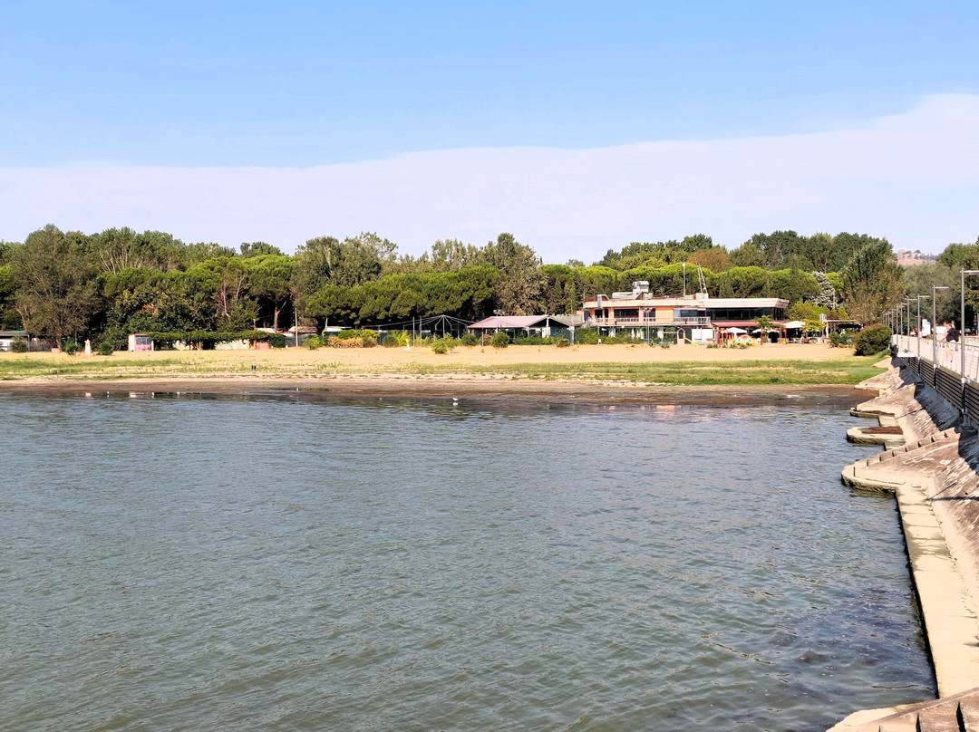 Spiaggia Tuoro Sul Trasimeno-Tuoro sul Trasimeno必去景点