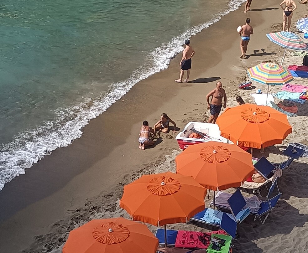 Spiaggia di Cava Grado-Sant'Angelo必去景点