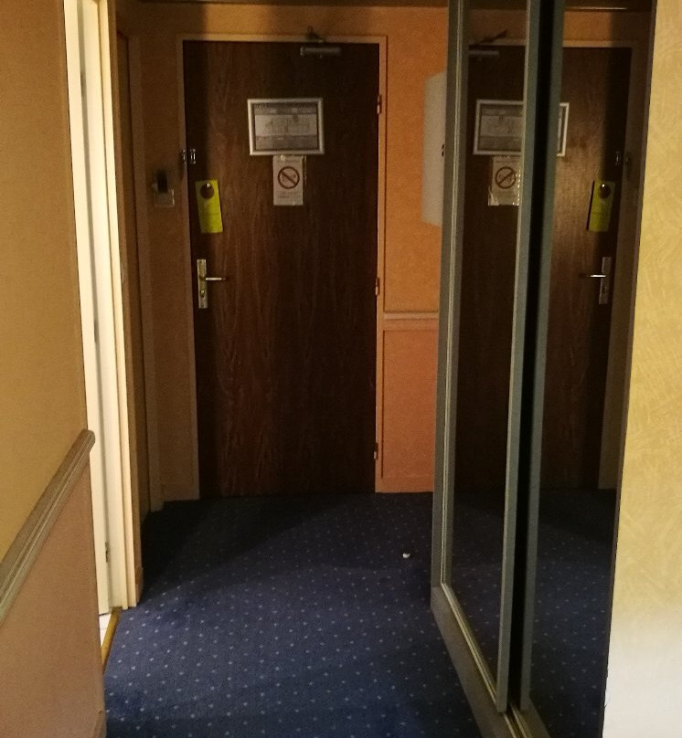 Neyron酒店住宿-Logis Hôtel Lyon Est - Porte de l'Ain Rest. le Relais de Genève