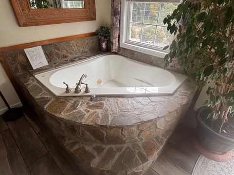 The Chimney Rock Inn & Cottages主图