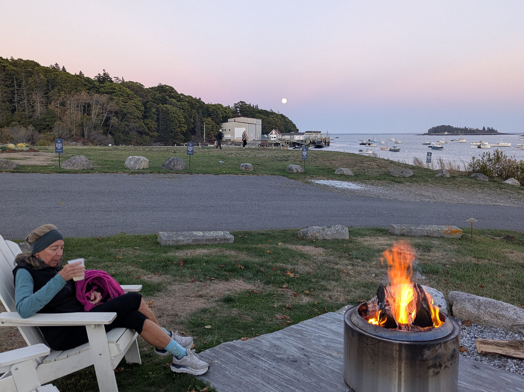 East Wind Inn & Suites主图