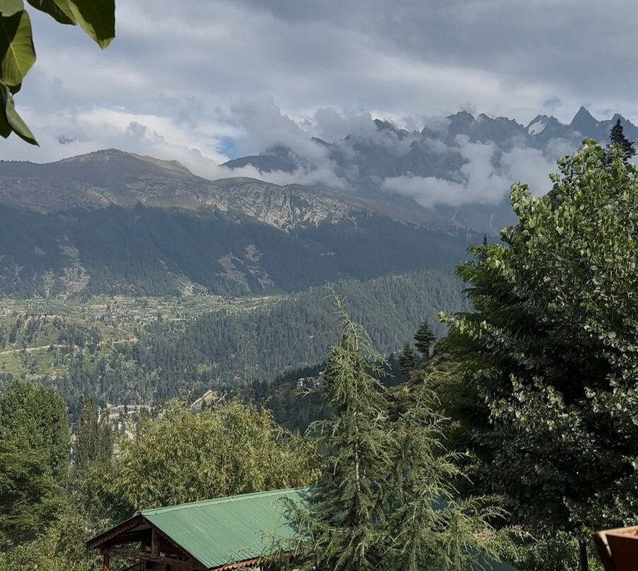 Walnut Heights By Roomy, Kalam