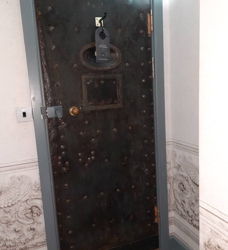 The Black Hole主图