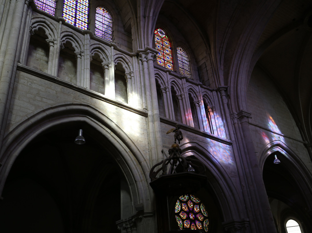 Eglise Notre Dame-Auxonne必去景点