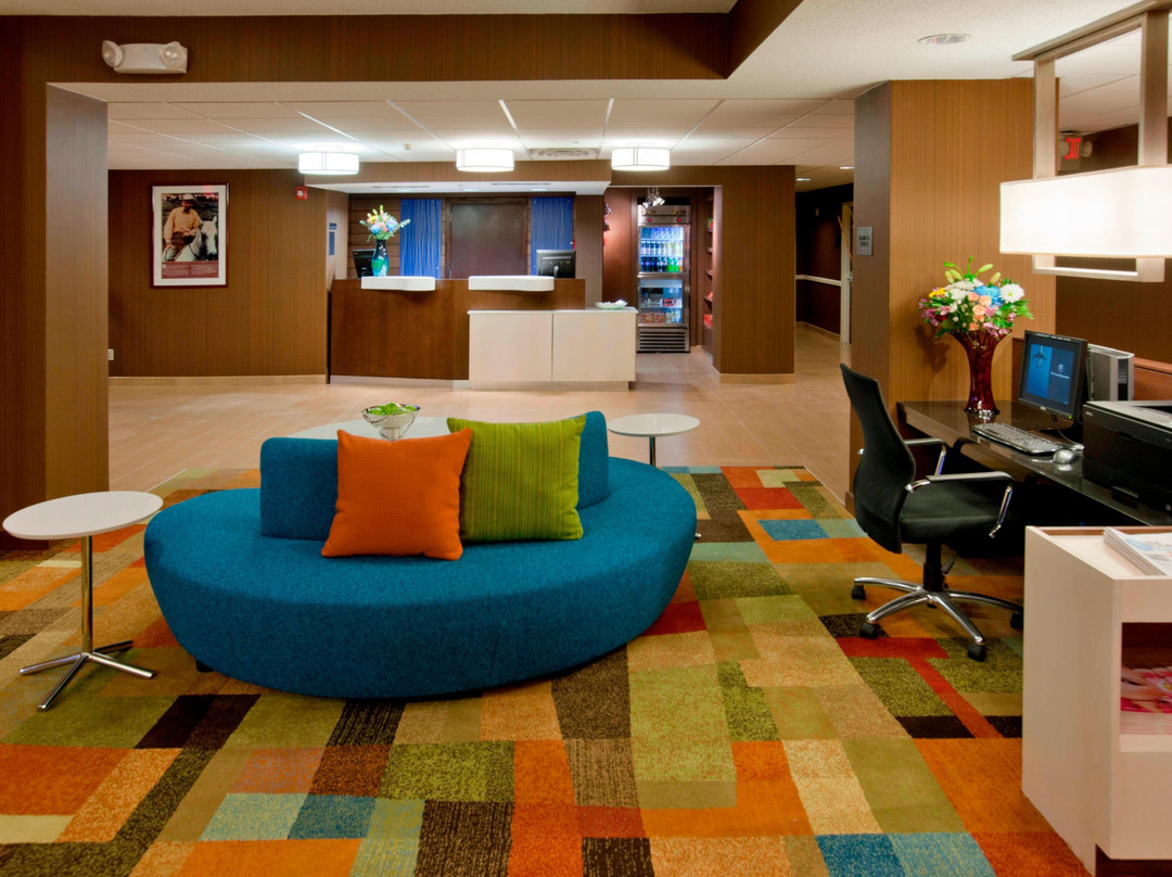 卡尔士达特酒店住宿-万豪东卢瑟福的梅多兰兹费尔菲尔德客栈