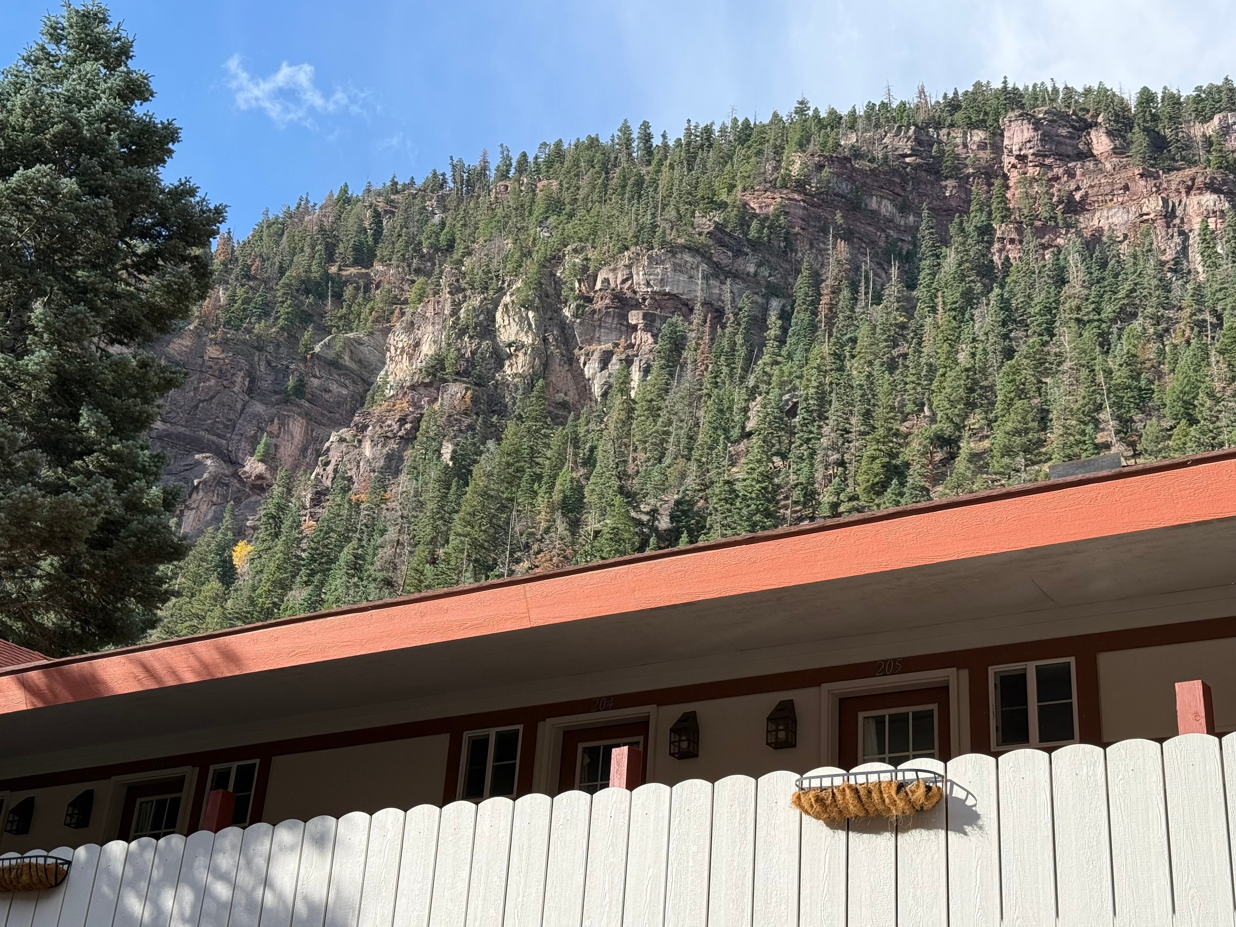 Hot Springs Inn-官方