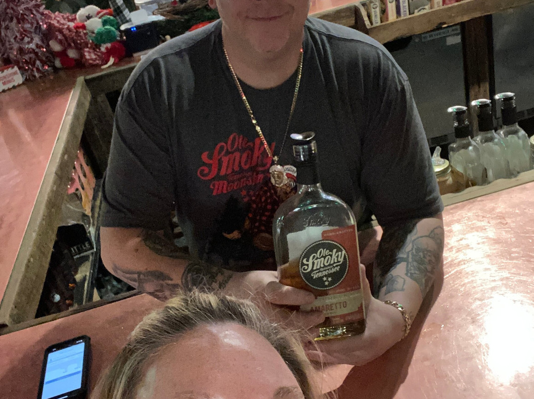 Ole Smoky Whiskey Barrelhouse-盖林柏格必去景点