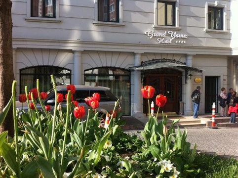 大雅乌兹酒店主图