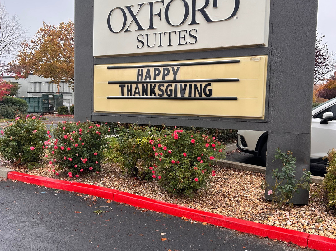 Oxford Suites Chico主图