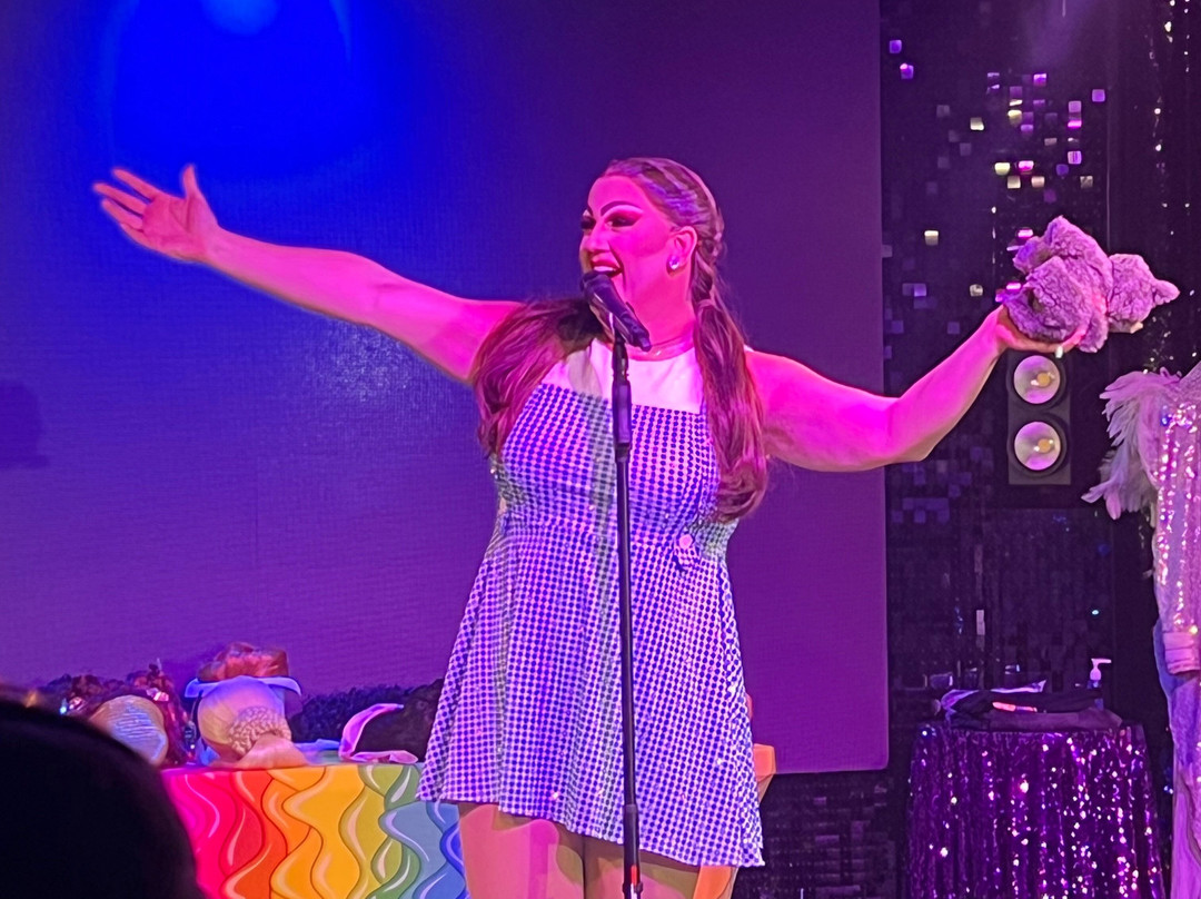 The Palm Cabaret and Bar-瓦拉塔港必去景点