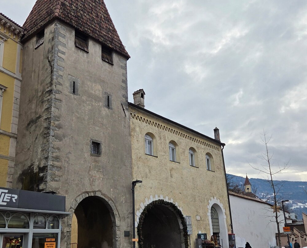 Porta Croce-布雷萨诺内必去景点