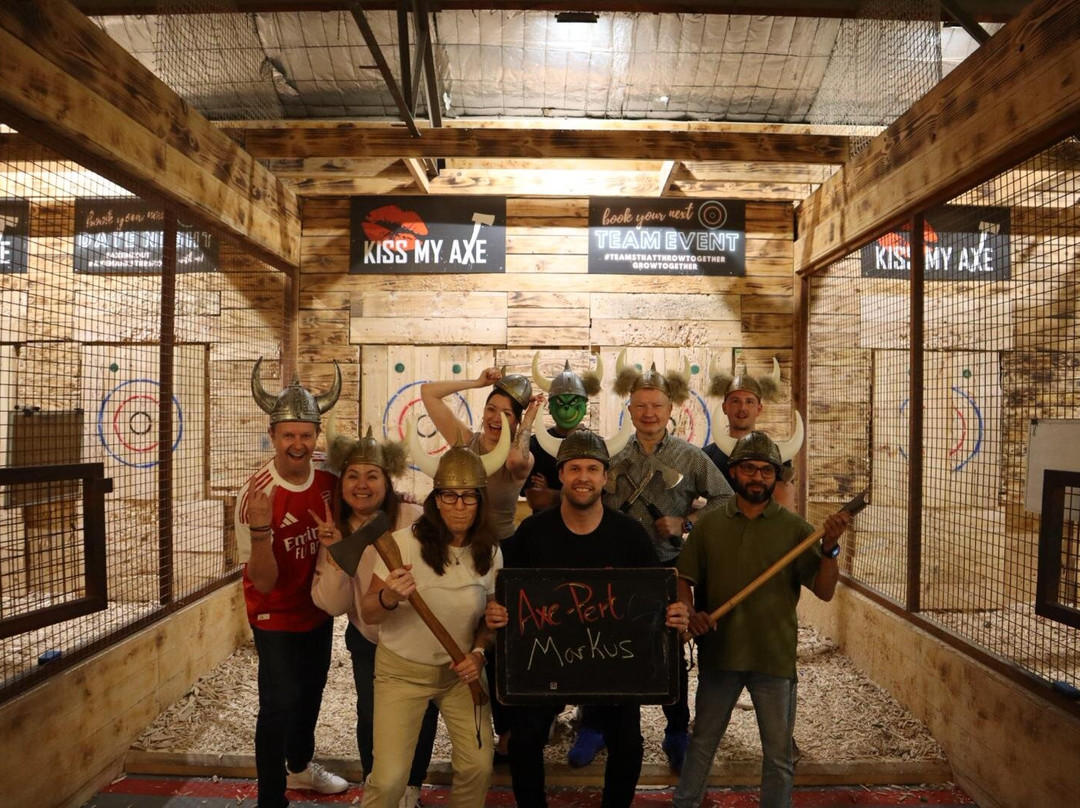 Kiss My Axe Alexandria - Axe Throwing Sydney-悉尼必去景点