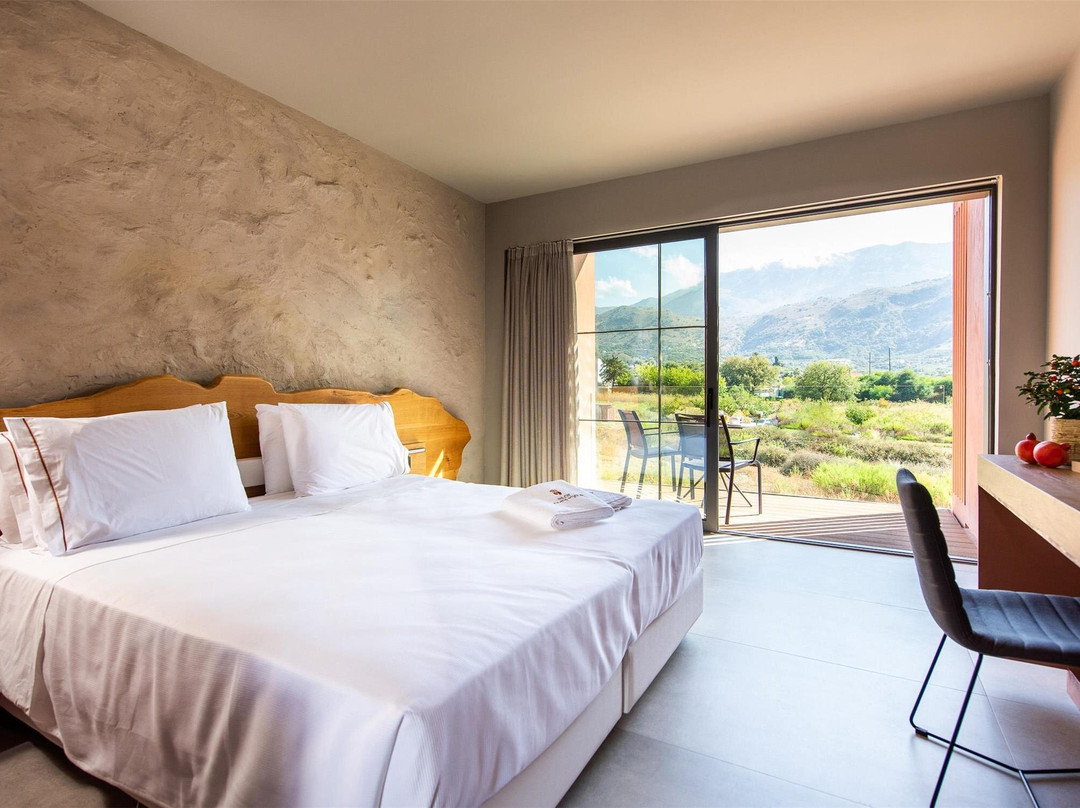 Pilot Amphora Boutique Hotel