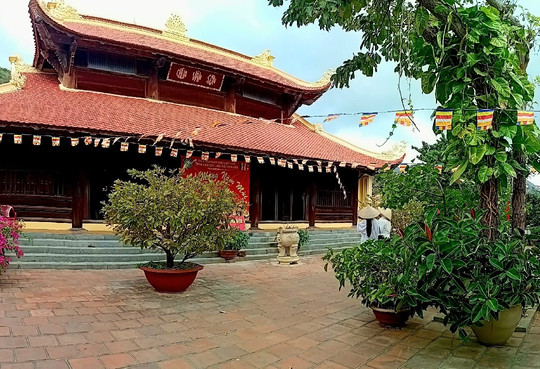 Van Son Pagoda-昆山岛必去景点