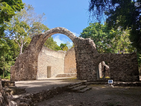 Zona Arqueologica Oxtankah-Calderitas必去景点
