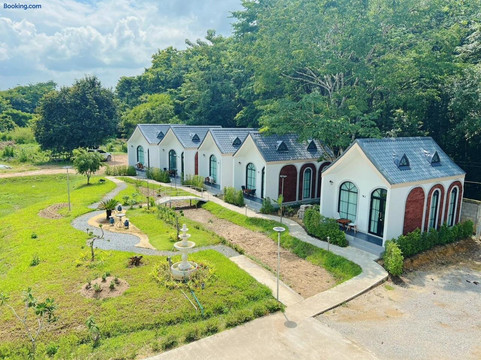 khiiriisilp riis`rth echiiyngraay (Khirisin Resort Chiang rai)