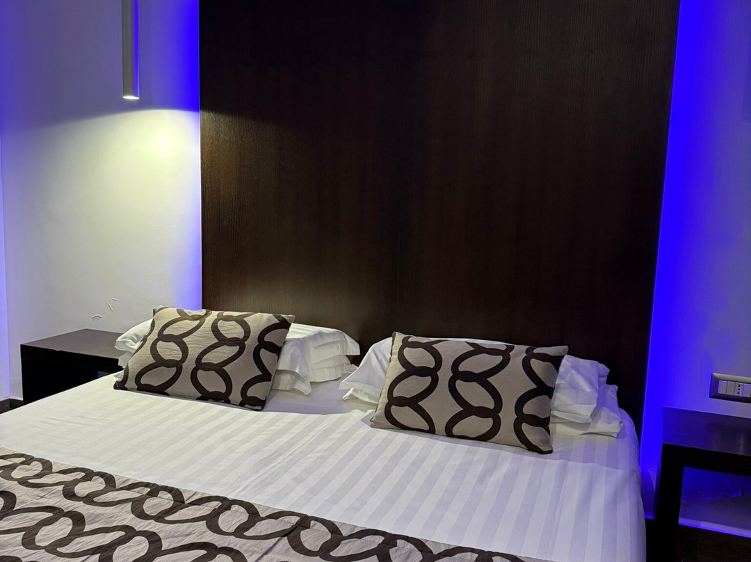 欧罗巴酒店主图