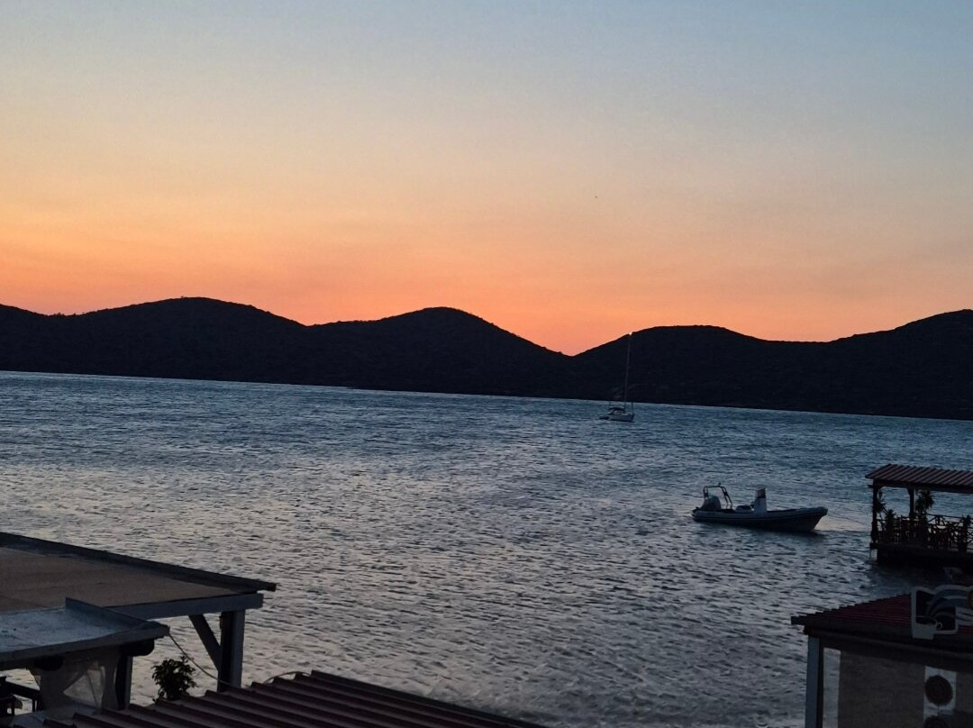 阿瑞斯缇酒店主图