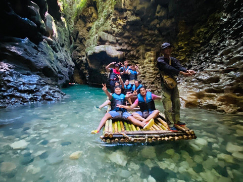 Blue Water Falls and Cave-Baggao必去景点