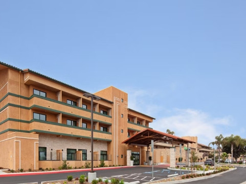 智选假日酒店及套房本图拉by IHG