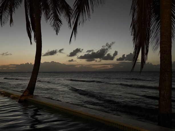 布拉沃海滩酒店-官方