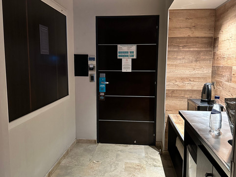 门多查莫德酒店主图