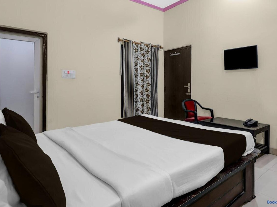 Hotel O Shree Shyam Madhav