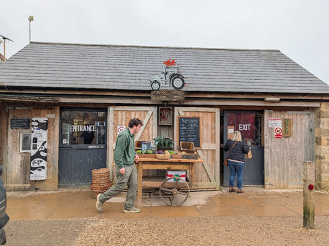 Diddly Squat Farm Shop-奇平诺顿必去景点