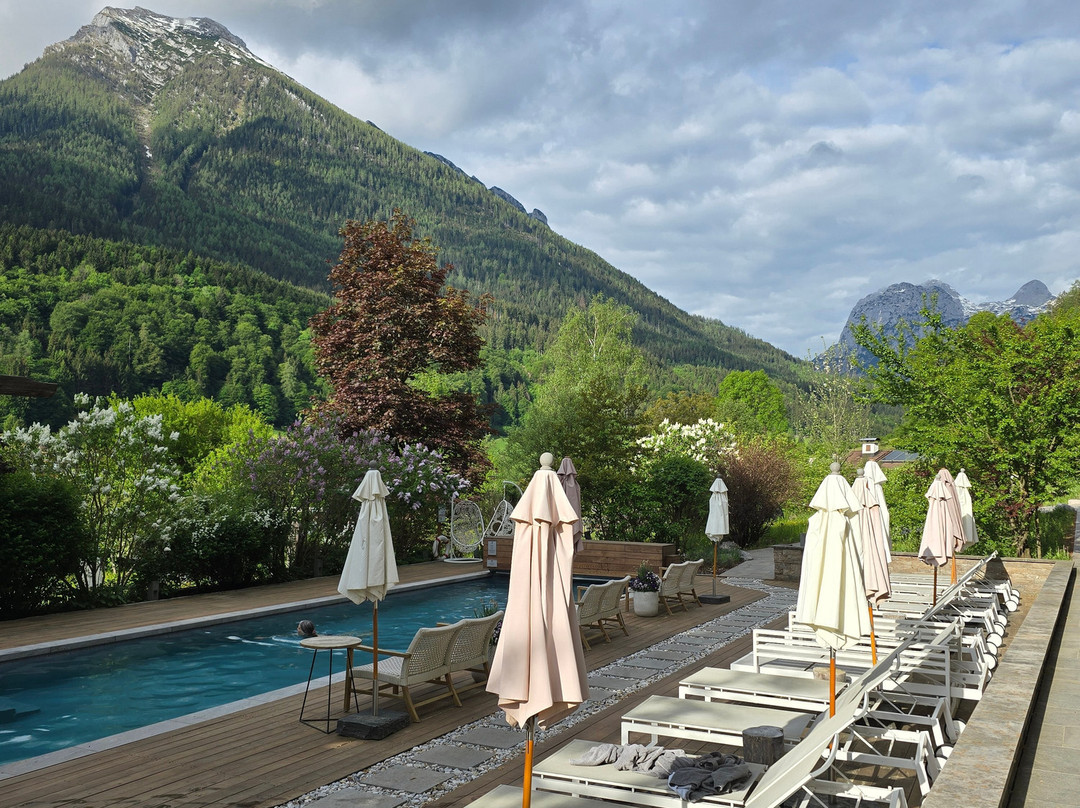 雷勒格博格酒店主图