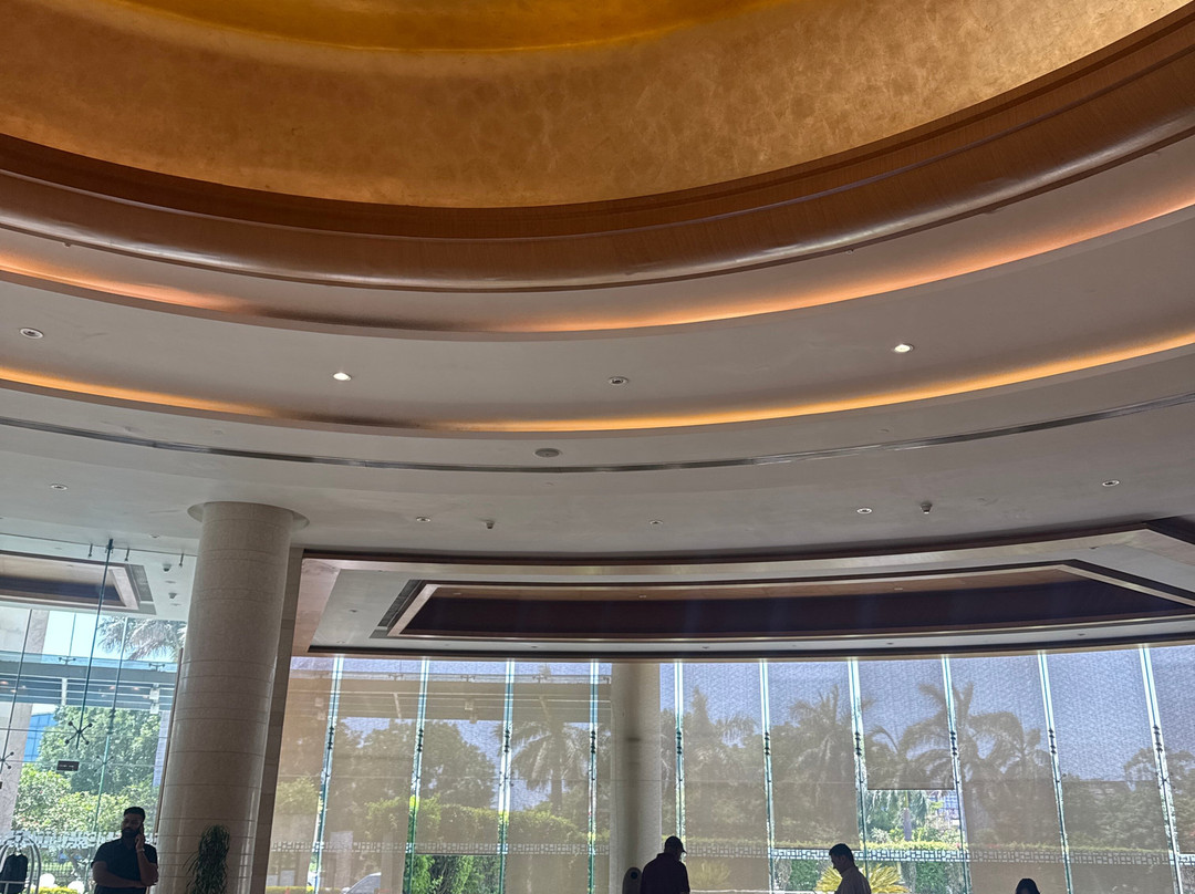 拉利特昌迪格酒店主图