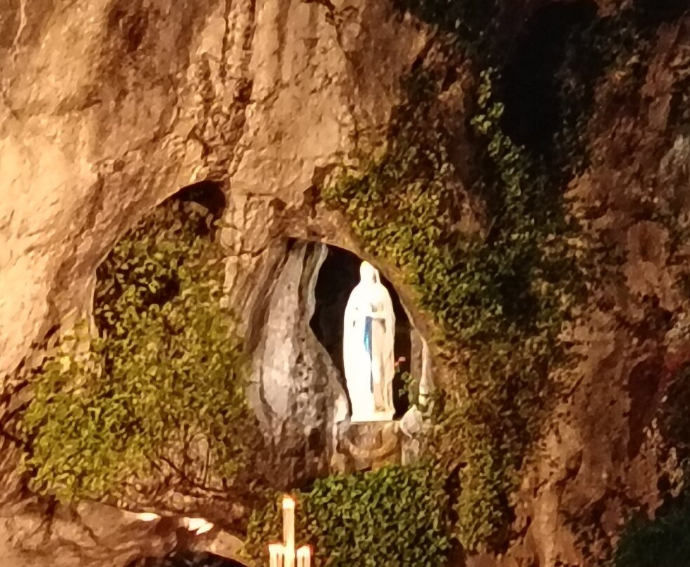 Grotte de Massabielle-卢尔德必去景点