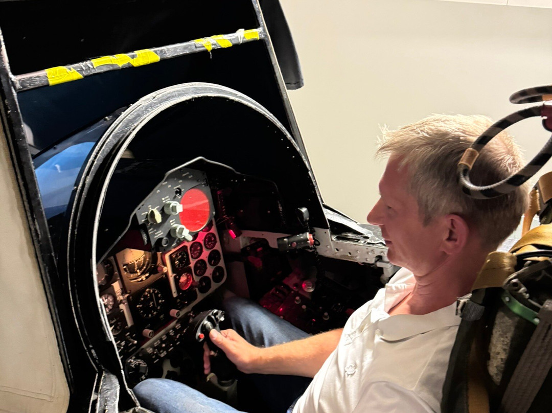 Aerospace Experience Flight Simulators-彼得伯勒必去景点