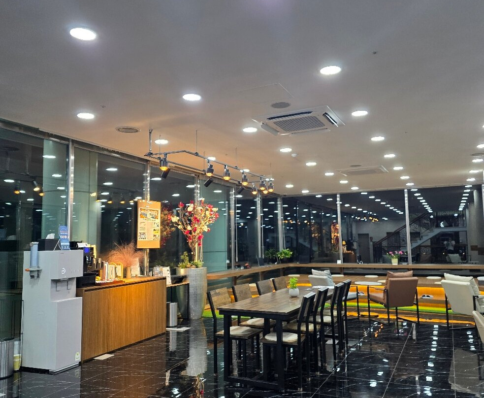 镇安红人蔘水疗别墅酒店主图