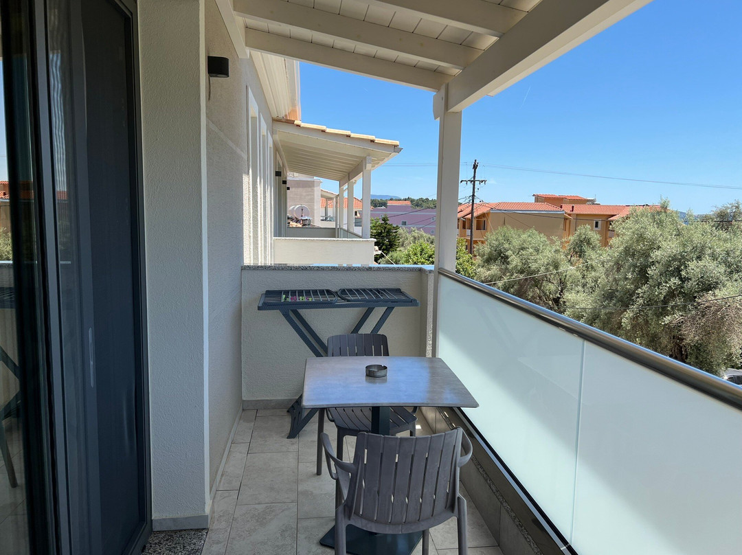 Zisis Suites