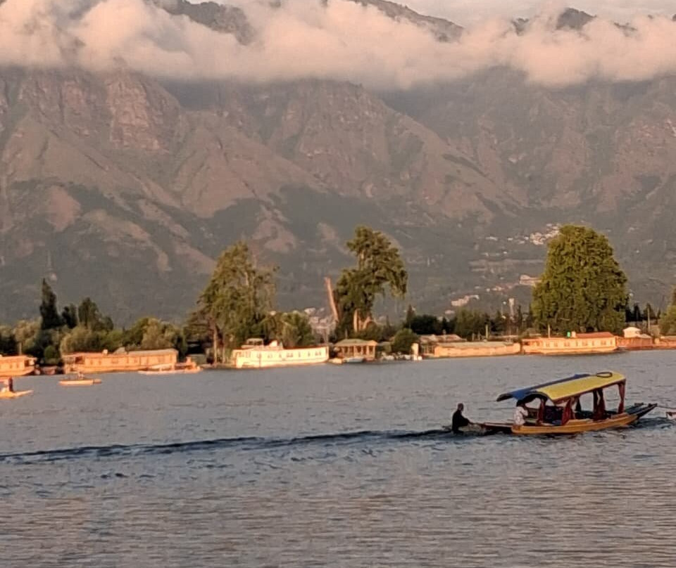 Nigeen Lake-斯利那加必去景点