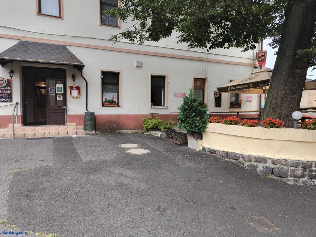 Chlumec酒店住宿-Penzion U Zeleného Stromu