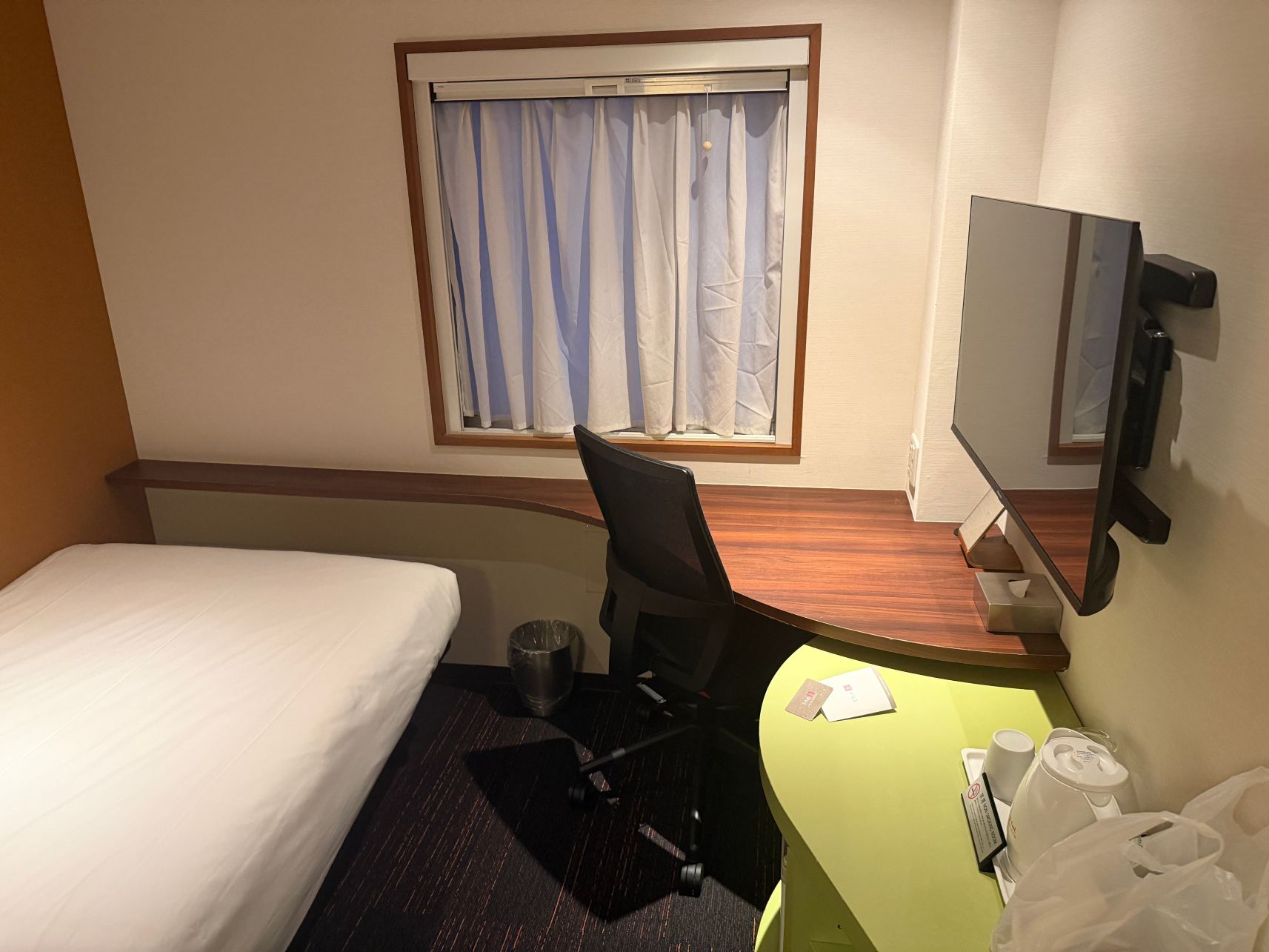 the b akasaka-旅行者
