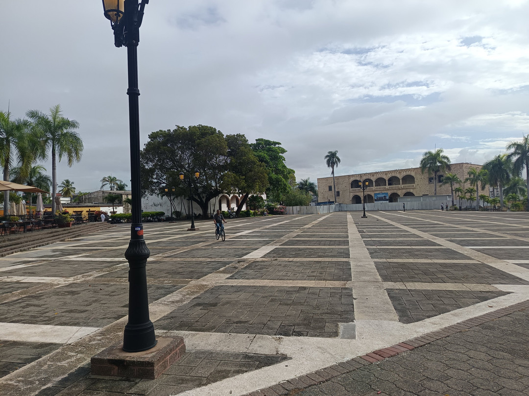 Plaza de España (Plaza de Armas)-圣多明哥必去景点